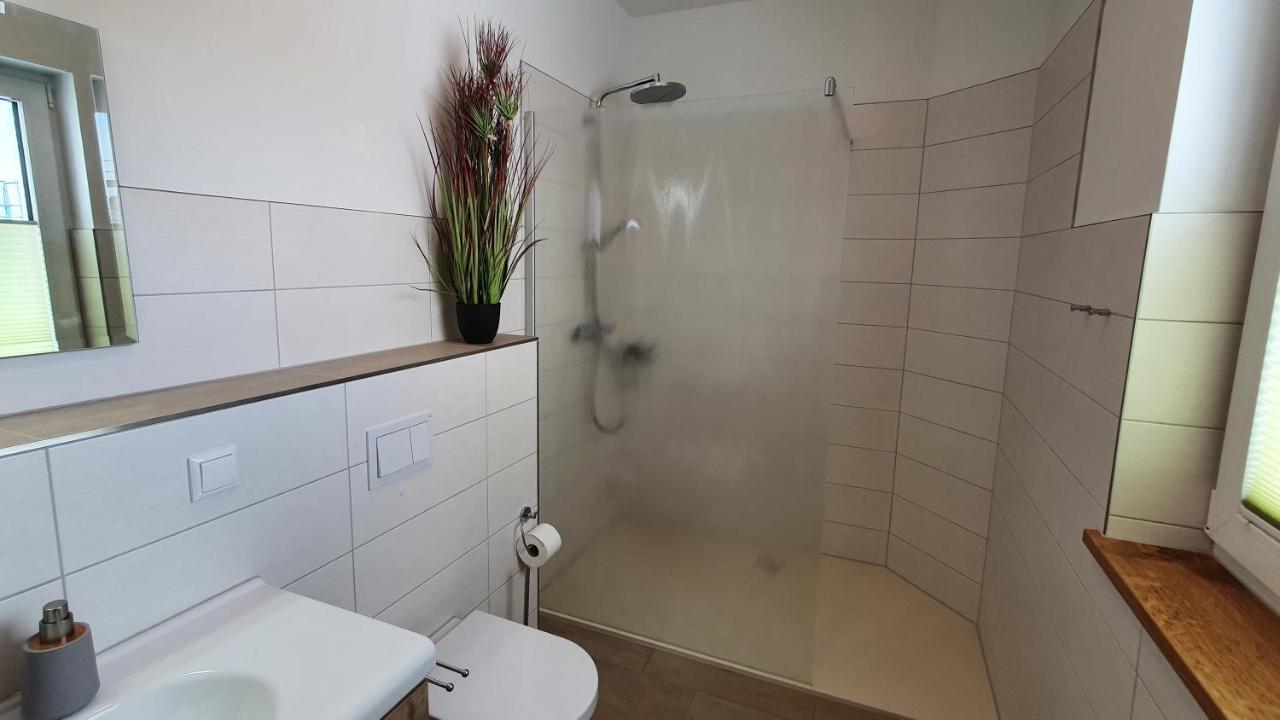 Ferienwohnungen "Godewind", Appartements Mit Balkon Oder Terrasse 치노비츠 외부 사진