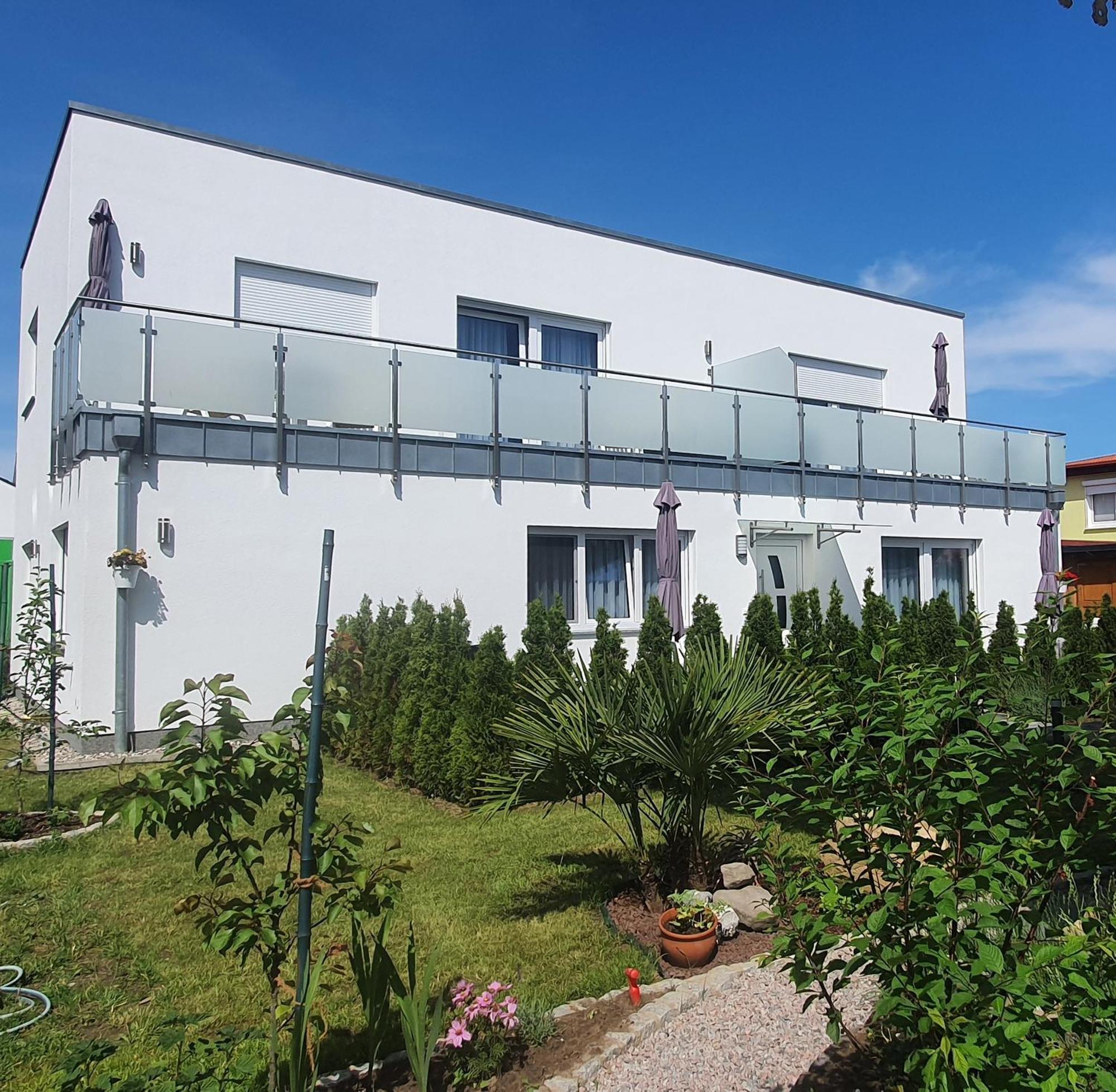 Ferienwohnungen "Godewind", Appartements Mit Balkon Oder Terrasse 치노비츠 외부 사진